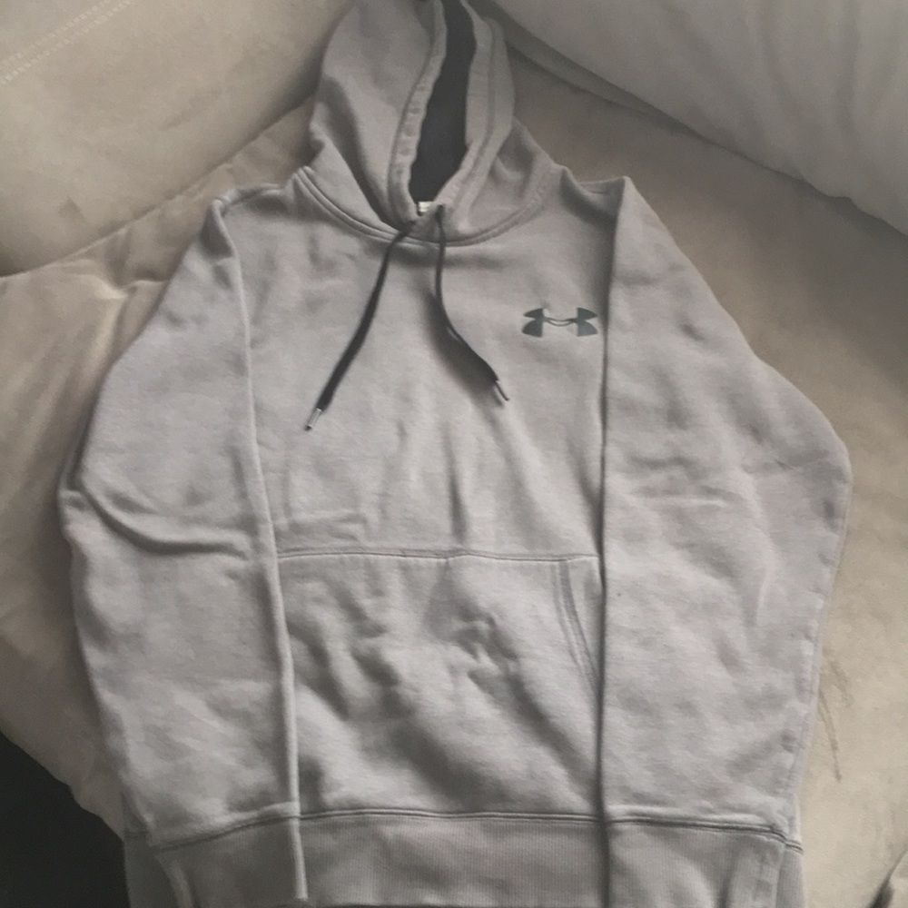 Under Amour sweatshirt